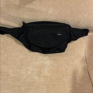 L.L. Bean Classic Black Belt Bag